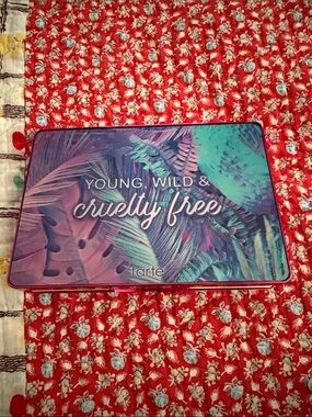 tarte Young Wild & Cruelty Free Purple and Teal Makeup Palette Case